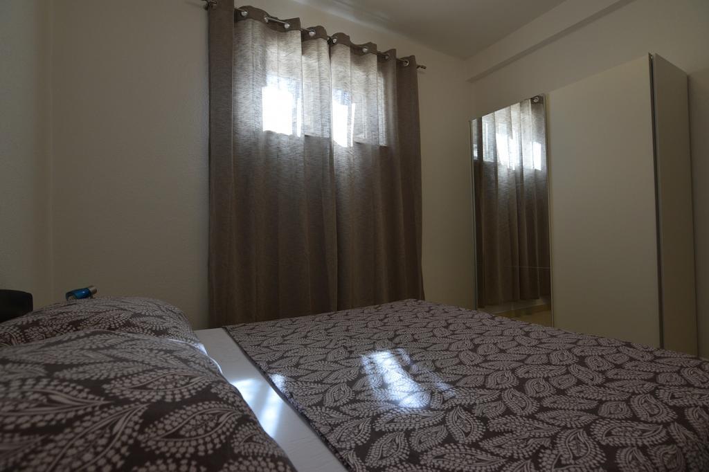 Apartments Batarilo Biograd Na Moru Ngoại thất bức ảnh