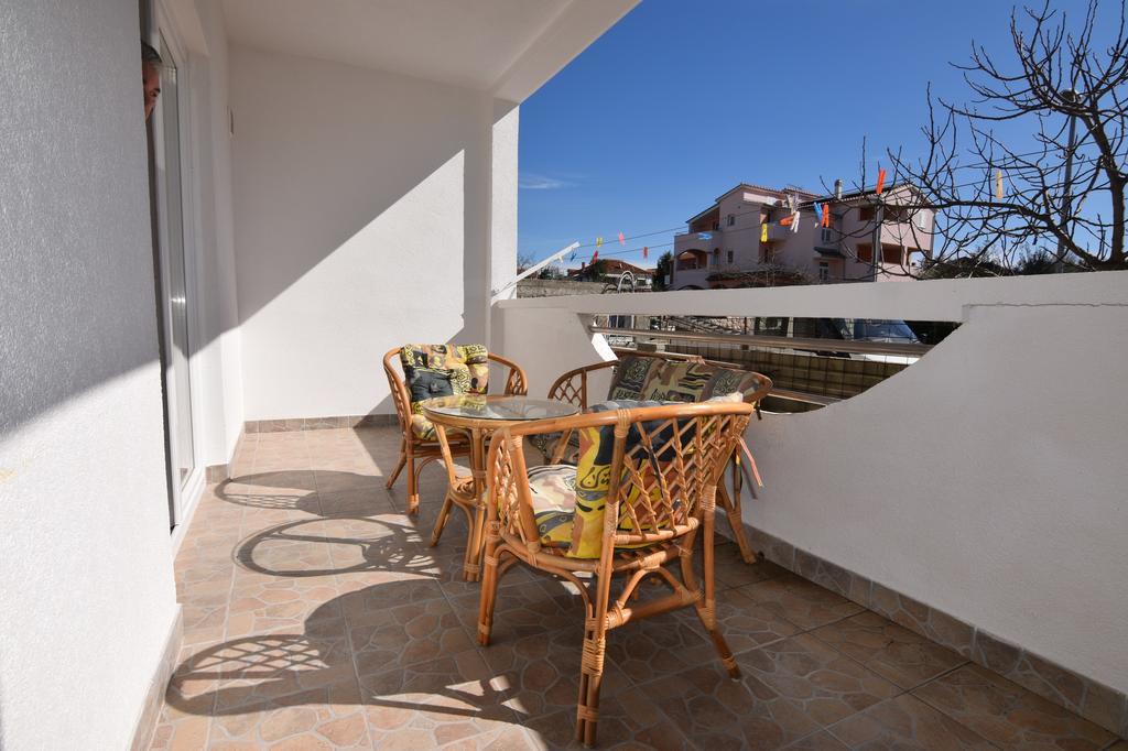 Apartments Batarilo Biograd Na Moru Ngoại thất bức ảnh
