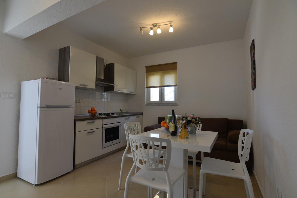 Apartments Batarilo Biograd Na Moru Ngoại thất bức ảnh