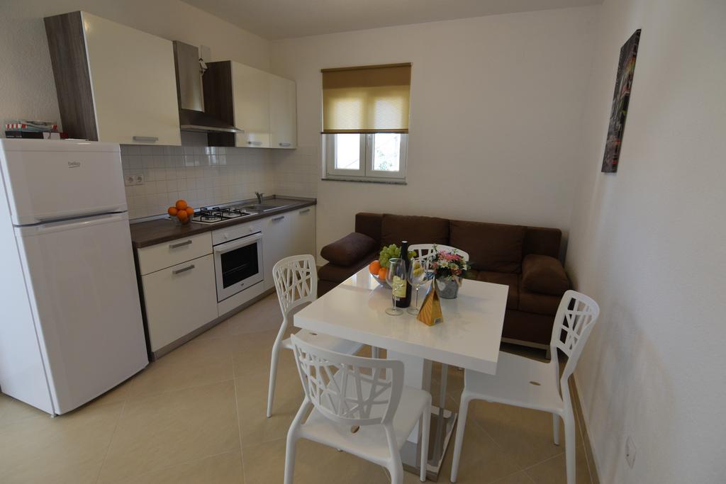 Apartments Batarilo Biograd Na Moru Ngoại thất bức ảnh