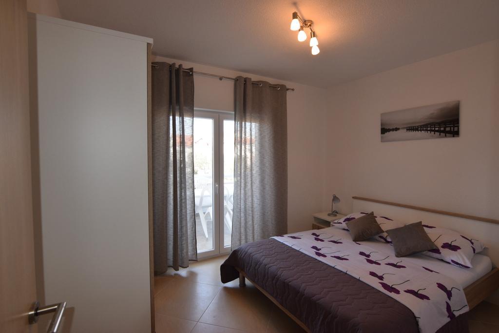 Apartments Batarilo Biograd Na Moru Ngoại thất bức ảnh
