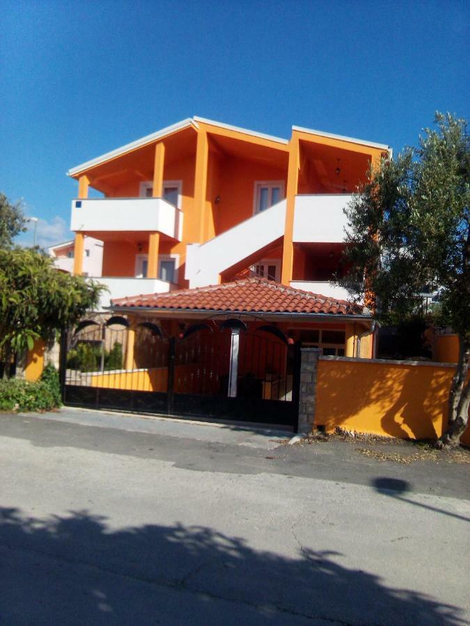 Apartments Batarilo Biograd Na Moru Ngoại thất bức ảnh