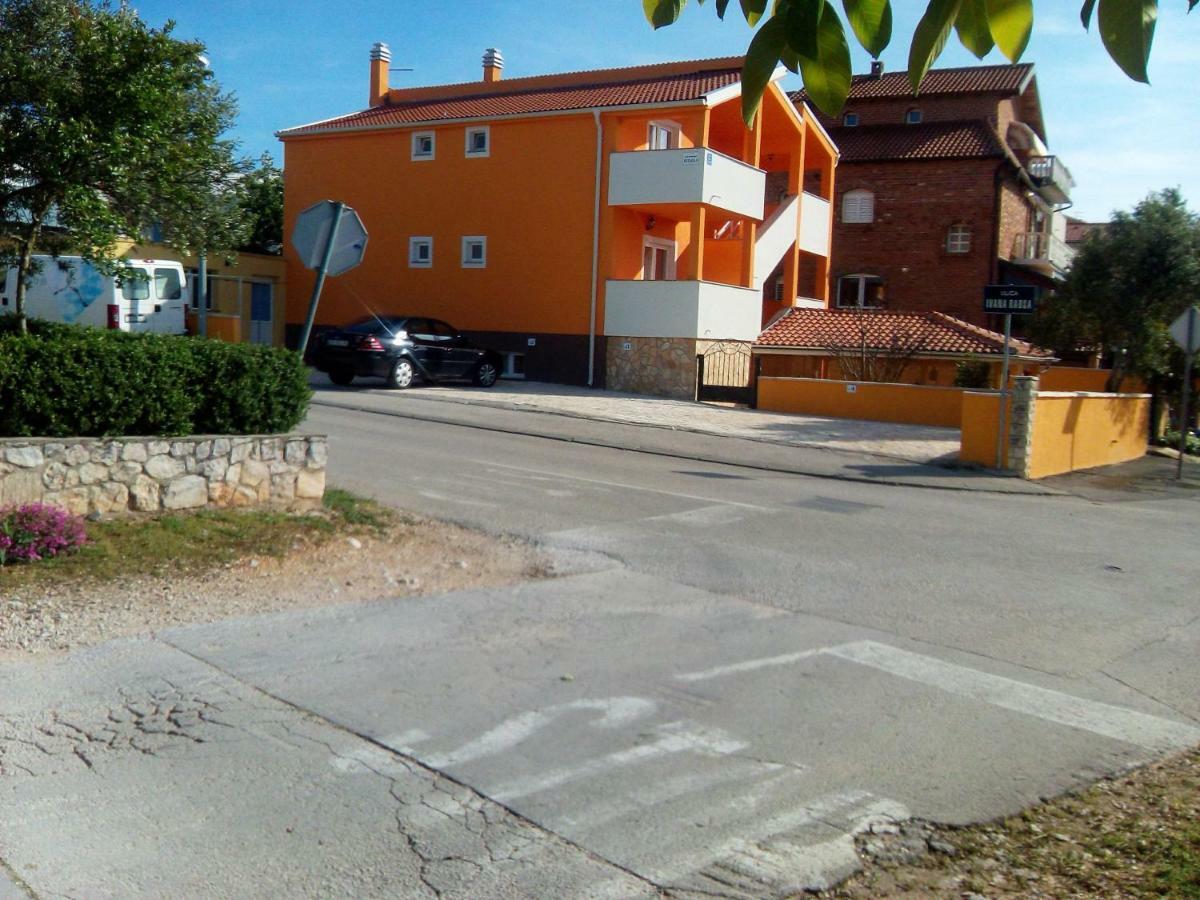 Apartments Batarilo Biograd Na Moru Ngoại thất bức ảnh